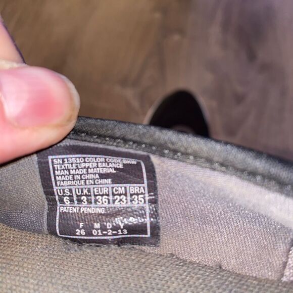 Skechers Walking Shoes are designed with comfort and support size 6 - Picture 5 of 5